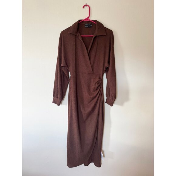 ASOS DESIGN textured collared wrap midi dress in brown - Picture 2 of 7